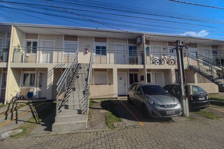 Casa de condomínio para alugar com 51m², 2 quartos e 1 vaga Casa de condomínio para alugar com 51m², 2 quartos e 1 vagaFachada
