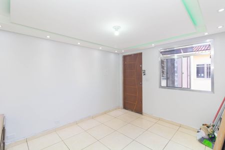 Sala de apartamento para alugar com 2 quartos, 56m² em Jardim Etelvina, São Paulo