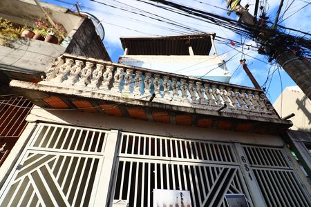 Fachada de casa à venda com 5 quartos, 260m² em Conceicao, Osasco