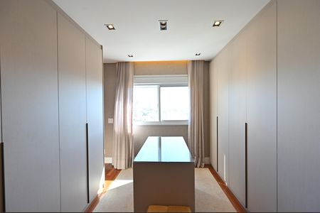 Apartamento à venda com 270m², 3 quartos e 4 vagasSuíte 1