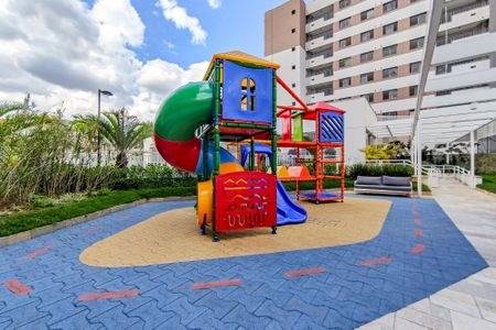 Apartamento à venda com 270m², 3 quartos e 4 vagas Apartamento à venda com 270m², 3 quartos e 4 vagasPlayground