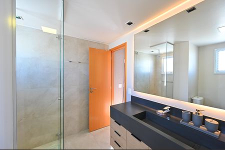 Apartamento à venda com 270m², 3 quartos e 4 vagasBanheiro da Suíte 1