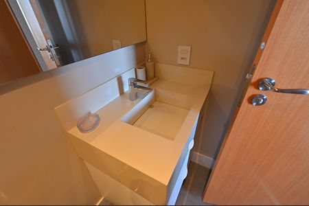 Apartamento à venda com 270m², 3 quartos e 4 vagasBanheiro da Suíte 2