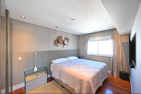 Apartamento à venda com 270m², 3 quartos e 4 vagasSuíte 1