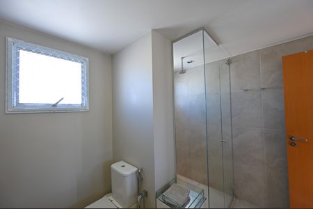 Apartamento à venda com 270m², 3 quartos e 4 vagasBanheiro da Suíte 1