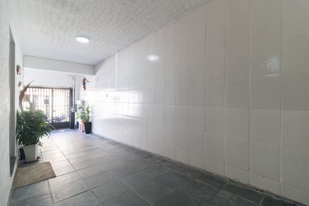 Garagem de casa à venda com 3 quartos, 166m² em Vila Santo Estefano, São Paulo