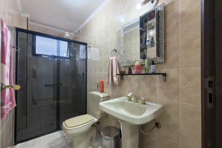 Banheiro de apartamento para alugar com 2 quartos, 90m² em Vila Caiçara, Praia Grande