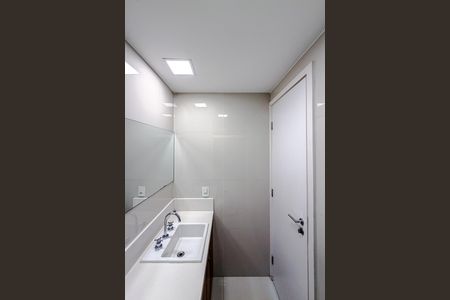 Banheiro da Suíte de apartamento para alugar com 2 quartos, 74m² em Aclimação, São Paulo