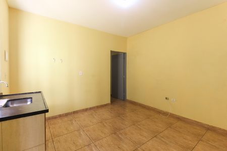 Cozinha de casa para alugar com 1 quarto, 35m² em Vila Lourdes, São Paulo