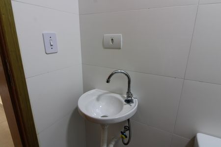 Banheiro de apartamento para alugar com 1 quarto, 35m² em Parque Artur Alvim, São Paulo