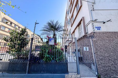 Apartamento à venda com 59m², 2 quartos e 1 vagaFachada - Plaquinha