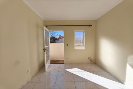 Casa para alugar com 60m², 1 quarto e 1 vaga Casa para alugar com 60m², 1 quarto e 1 vagaSala
