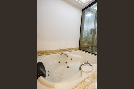 Casa de condomínio para alugar com 200m², 3 quartos e 2 vagas