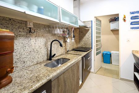 Casa de condomínio para alugar com 200m², 3 quartos e 2 vagas