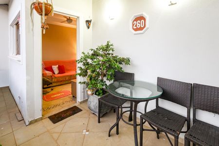 Casa de condomínio para alugar com 200m², 3 quartos e 2 vagas