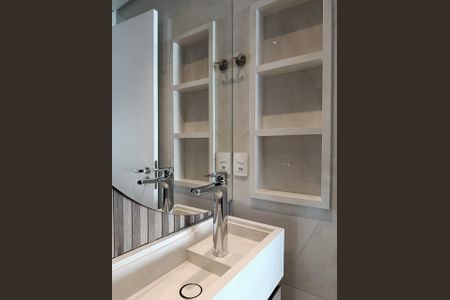 Banheiro Social de apartamento para alugar com 1 quarto, 71m² em Pinheiros, São Paulo