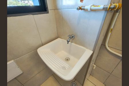Apartamento para alugar com 55m², 2 quartos e sem vaga Apartamento para alugar com 55m², 2 quartos e sem vagaCozinha e Área de Serviço