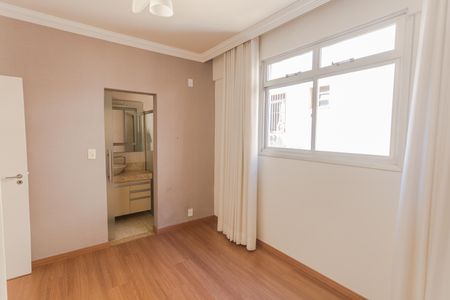 Apartamento para alugar com 118m², 3 quartos e 1 vaga Apartamento para alugar com 118m², 3 quartos e 1 vagaSuíte