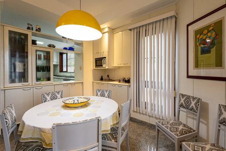 Casa à venda com 5 quartos, 659m² em Itacoatiara, Niterói