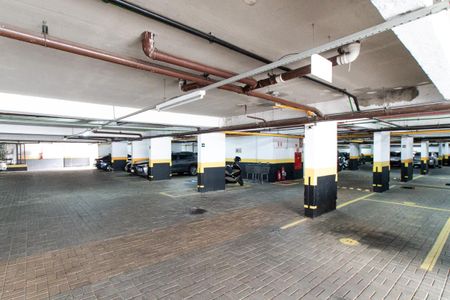 Área comum - Garagem de apartamento para alugar com 1 quarto, 59m² em Vila Paiva, São Paulo