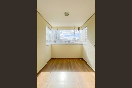 Apartamento à venda com 58m², 2 quartos e 1 vaga Apartamento à venda com 58m², 2 quartos e 1 vagaSacada