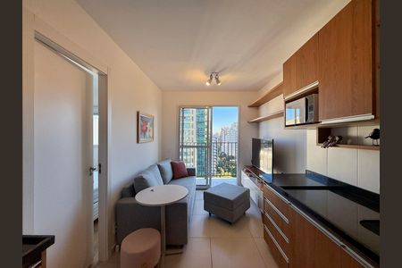 Cozinha  de apartamento para alugar com 1 quarto, 27m² em Campo Belo, São Paulo