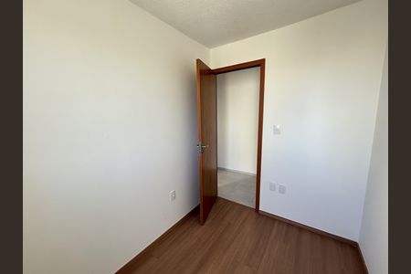 Quarto 1 de apartamento para alugar com 2 quartos, 48m² em Del Castilho, Rio de Janeiro