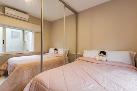 Quarto 1 de apartamento à venda com 3 quartos, 80m² em Cristo Redentor, Porto Alegre
