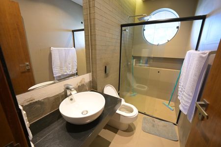Casa de condomínio à venda com 1600m², 5 quartos e 4 vagas