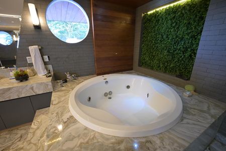Casa de condomínio à venda com 1600m², 5 quartos e 4 vagas