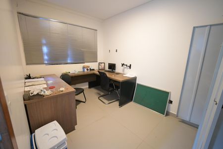Casa de condomínio à venda com 1600m², 5 quartos e 4 vagas