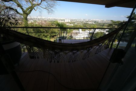 Casa de condomínio à venda com 1600m², 5 quartos e 4 vagas