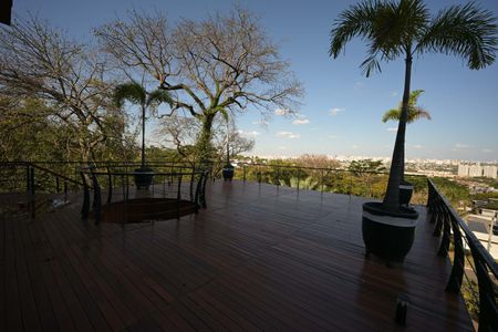 Casa de condomínio à venda com 1600m², 5 quartos e 4 vagas