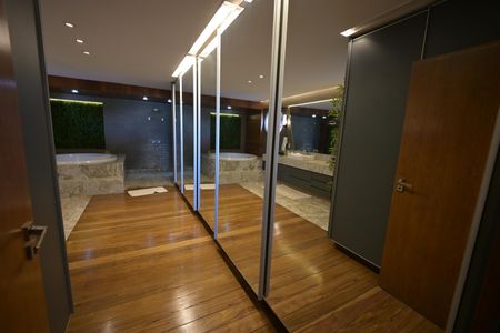 Casa de condomínio à venda com 1600m², 5 quartos e 4 vagas