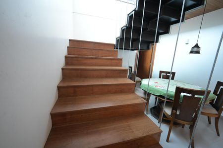 Casa de condomínio à venda com 1600m², 5 quartos e 4 vagas