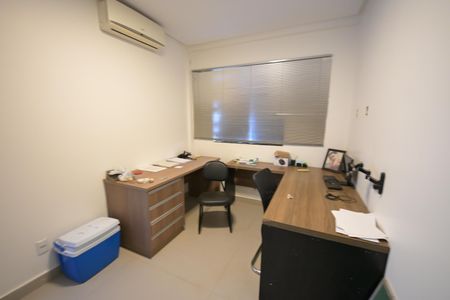 Casa de condomínio à venda com 1600m², 5 quartos e 4 vagas