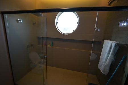 Casa de condomínio à venda com 1600m², 5 quartos e 4 vagas