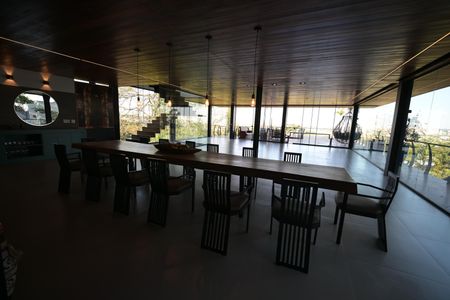Casa de condomínio à venda com 1600m², 5 quartos e 4 vagas