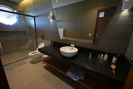Casa de condomínio à venda com 1600m², 5 quartos e 4 vagas