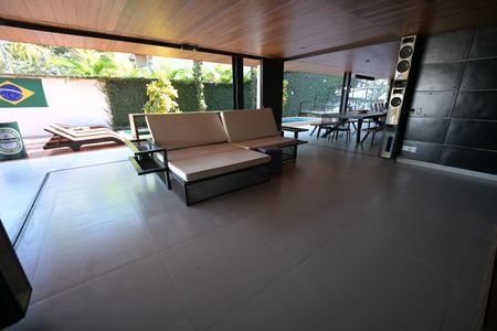 Casa de condomínio à venda com 1600m², 5 quartos e 4 vagas