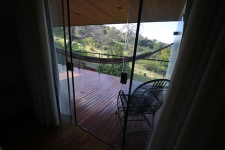 Casa de condomínio à venda com 1600m², 5 quartos e 4 vagas