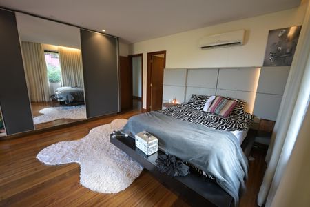Casa de Condomínio à venda com 5 quartos, 1600m² em Parque Industrial Joao Bras, Goiânia