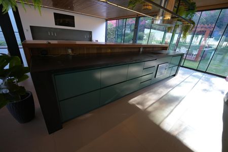 Casa de condomínio à venda com 1600m², 5 quartos e 4 vagas