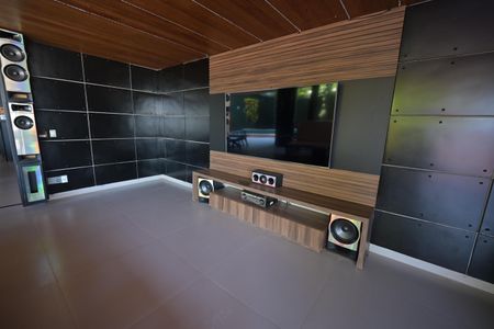 Casa de condomínio à venda com 1600m², 5 quartos e 4 vagas