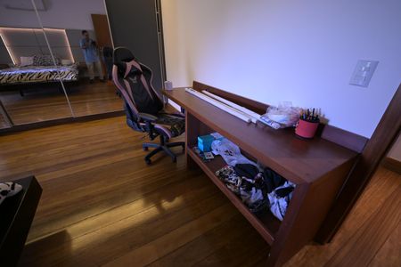 Casa de condomínio à venda com 1600m², 5 quartos e 4 vagas