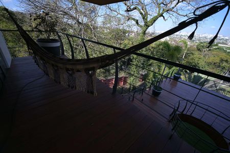Casa de condomínio à venda com 1600m², 5 quartos e 4 vagas