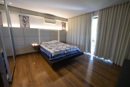 Casa de condomínio à venda com 1600m², 5 quartos e 4 vagas