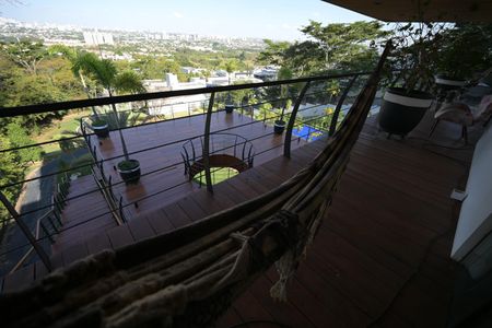 Casa de condomínio à venda com 1600m², 5 quartos e 4 vagas