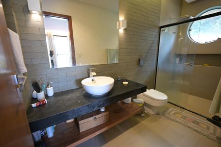 Casa de condomínio à venda com 1600m², 5 quartos e 4 vagas