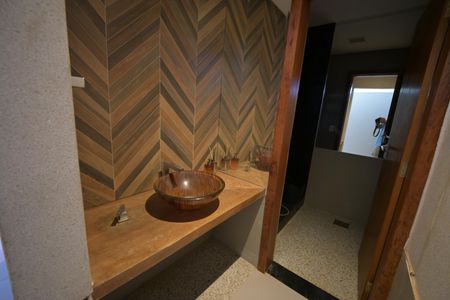 Casa de condomínio à venda com 1600m², 5 quartos e 4 vagas